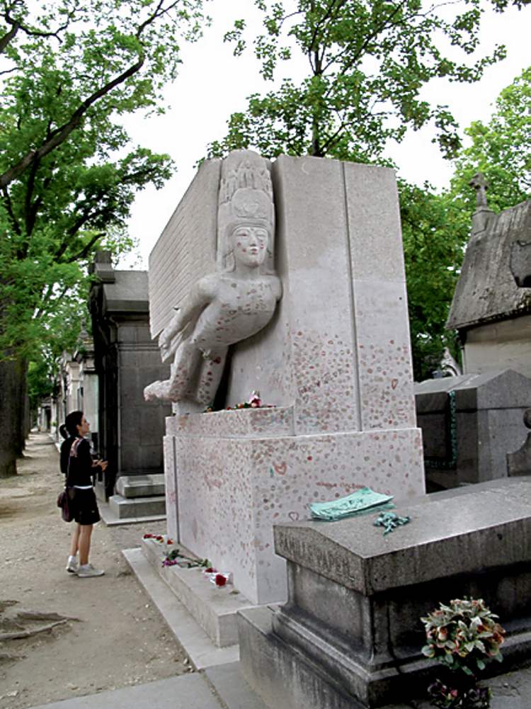CNS Freelance
postmedia news
Celebrated playwright, poet and author Oscar Wilde�s memorial probably holds the record for the most lipstick kisses.