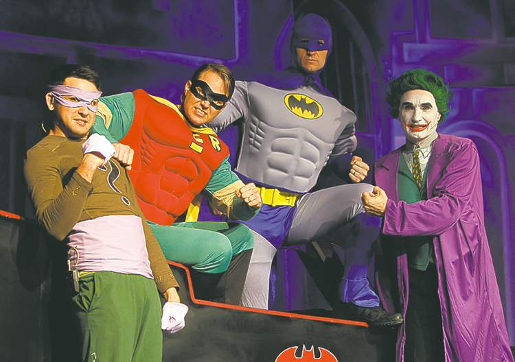 BORIS MINKEVICH / WINNIPEG FREE PRESS
The Riddler (Terrence Martell), Robin (Derek Zeilstra), Batman (Tim Hamm) and the Joker (Keith Eberhard) get ready for Sunday's performance.