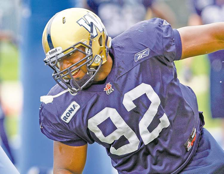 KEN GIGLIOTTI / WINNIPEG FREE PRESS
Defensive lineman Bryant Turner works up a sweat doing a line drill during a Winnipeg Blue Bombers practice at Canad Inns Stadium on Tuesday.