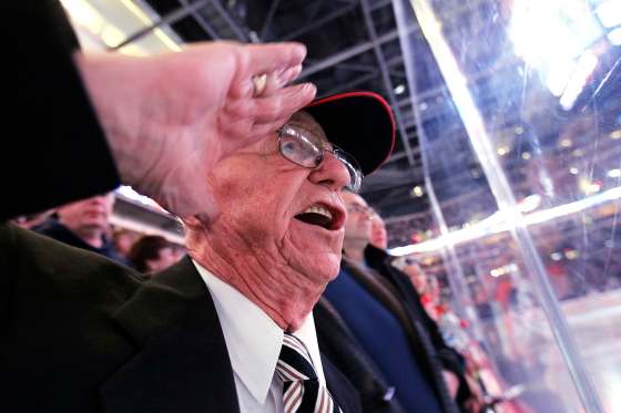 JOHN WOODS / FREE PRESS FILES World War Two veteran Len Kropioski salutes and sings the anthem at a Winnipeg Jets game in 2012.
