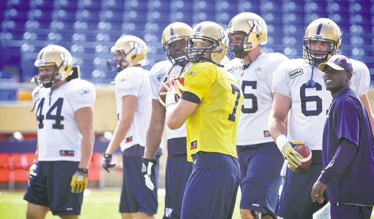 Mike Deal / Winnipeg Free Press
Alex Brink at practice Sunday. Brink is not the only CFL quarterback to have had a hard time against Toronto's defence, head coach Paul LaPolice reasons.