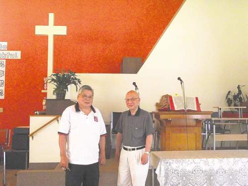 Cheryl Girard / Winnipeg Free Press
Kin-Chung Choi and Jack Chan, elders with the historic Chinese United Churchon Pacific Avenue in Chinatown.