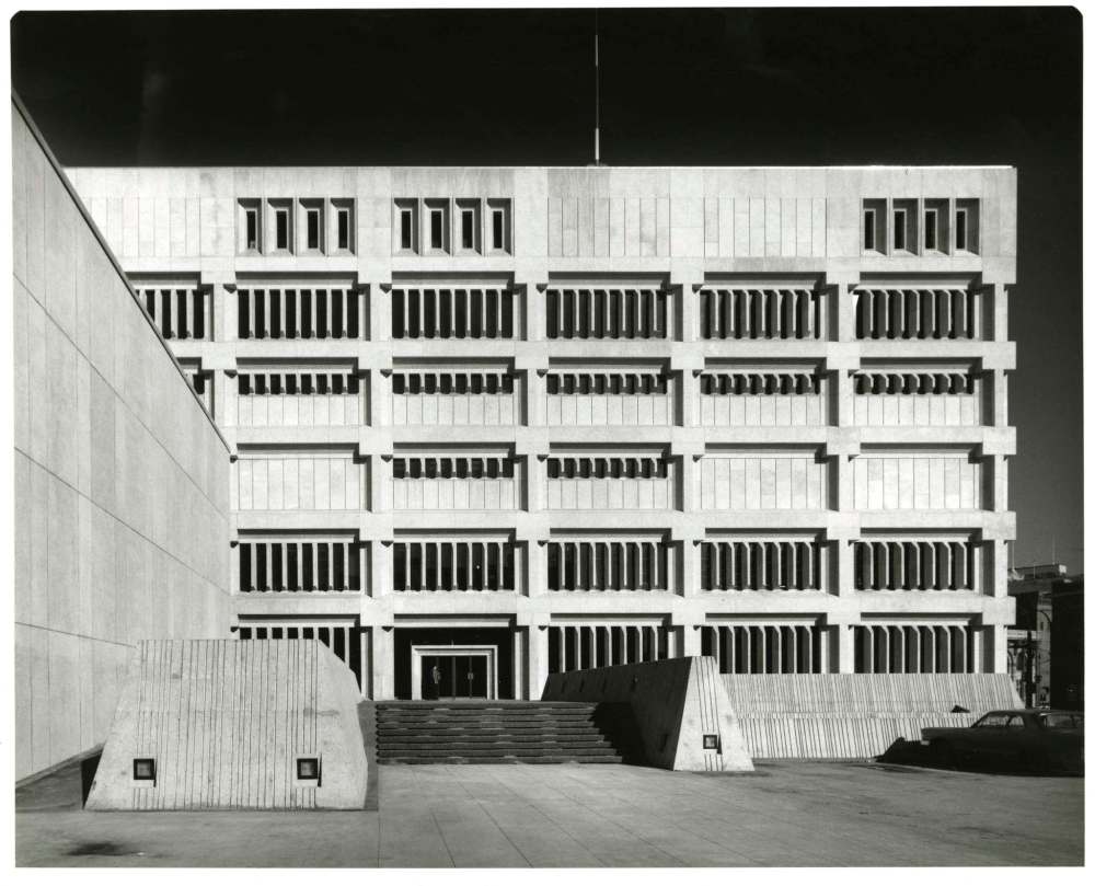 Henry Kalen / University of Manitoba Archives & Special Collections
The Public Safety Building, which opened in 1966, featured a Brutalist design. The fortress-like appearance was directly related to the building’s function as a jail and police headquaters.
