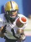 WAYNE GLOWACKI / WINNIPEG FREE PRESS Winnipeg Blue Bombers receiver Kito Poblah snags a ball at practice Tuesday.