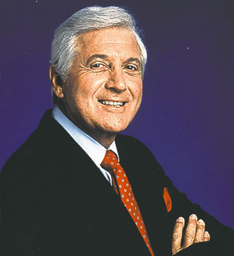 Monty Hall will receive the Lifetime Achievement Award at the 40th Daytime Entertainment Emmy Awards, which airs Sunday.