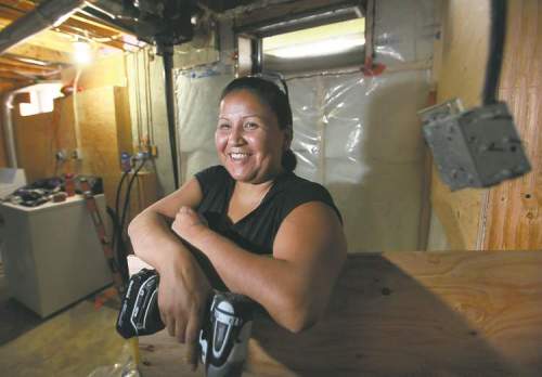 Ruth Bonneville / Winnipeg Free Press 
Deloraine Houle is getting on-the-job training through BUILD, which steers men and women into the building trades.