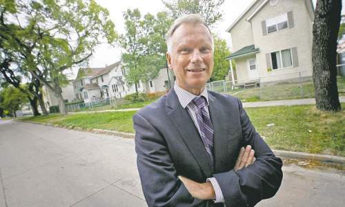 MIKE DEAL / WINNIPEG FREE PRESS
Peter de Graaf says there are financial consequences for owners not addressing bylaw violations.