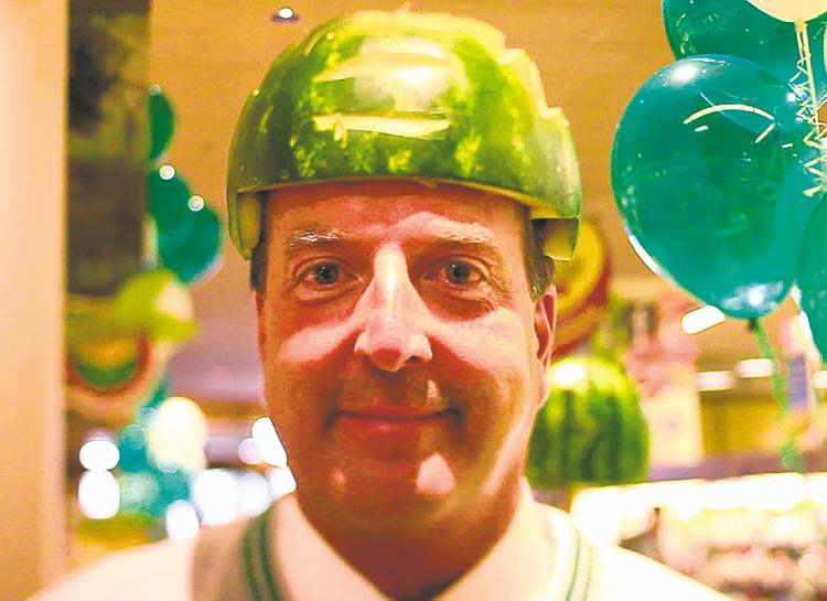 TSN
Brent Kaminski helps Rider Nation members pick the right game-day headwear.