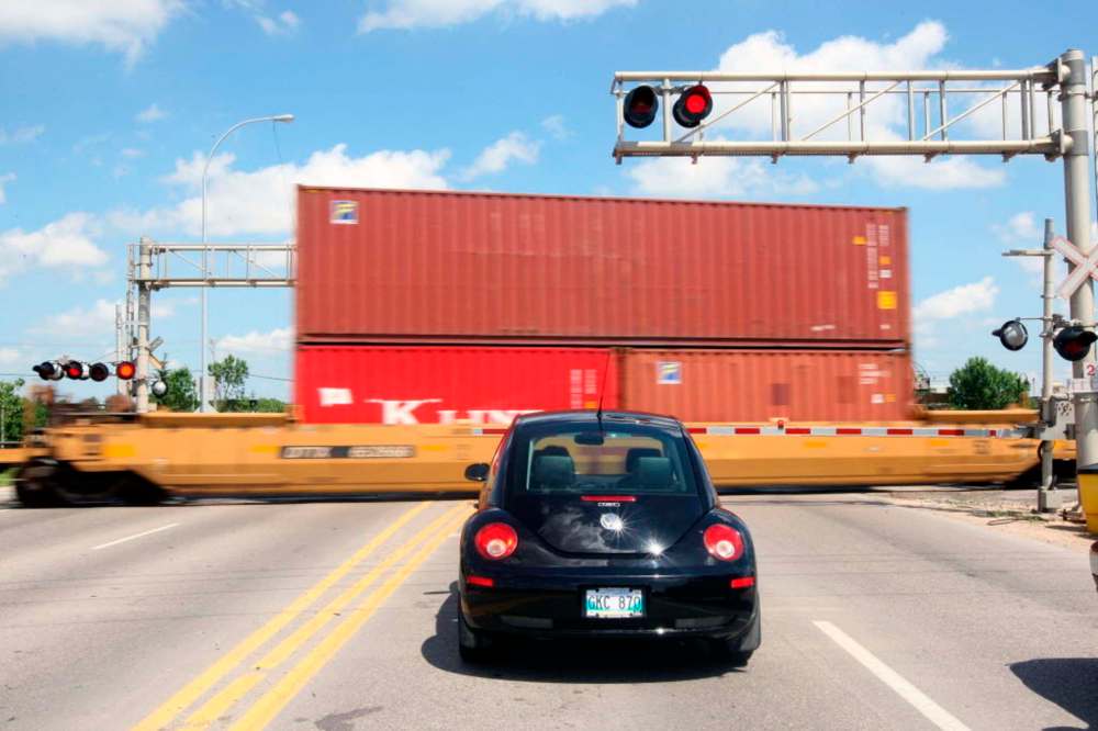 Motorists are waiting for the level crossing to be replaced with an underpass to eliminate long wait times for trains.