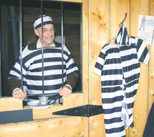 Roger Bazin dans l’ancienne prison de Saint-Claude.