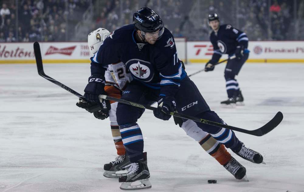 MIKE DEAL / WINNIPEG FREE PRESS
Winnipeg Jets' Adam Lowry (17).