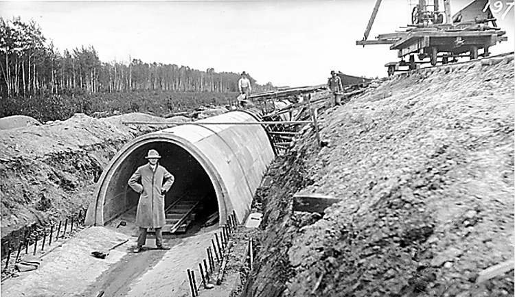 Winnipeg Free Press Archives
The Shoal Lake acquaduct under construction in early 1900s.