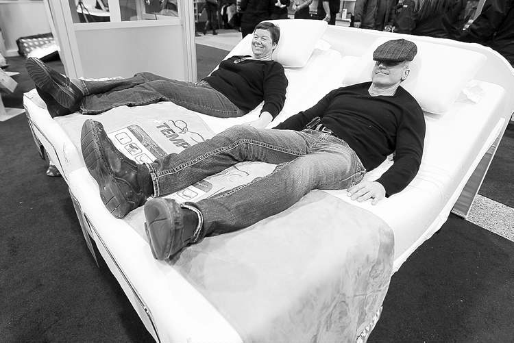 Winnipeggers wise to home renovations Kitchen, bath show draws crowd