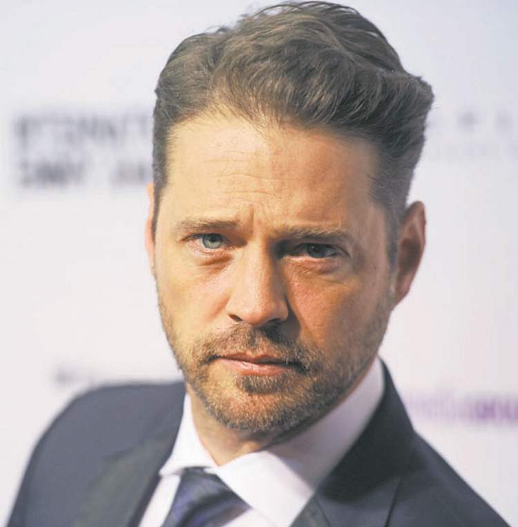 CP
Jason Priestley arrives for the International Emmy Awards, on Monday, Nov. 21, 2011, in New York. (AP Photo/Henny Ray Abrams) closecut close cut