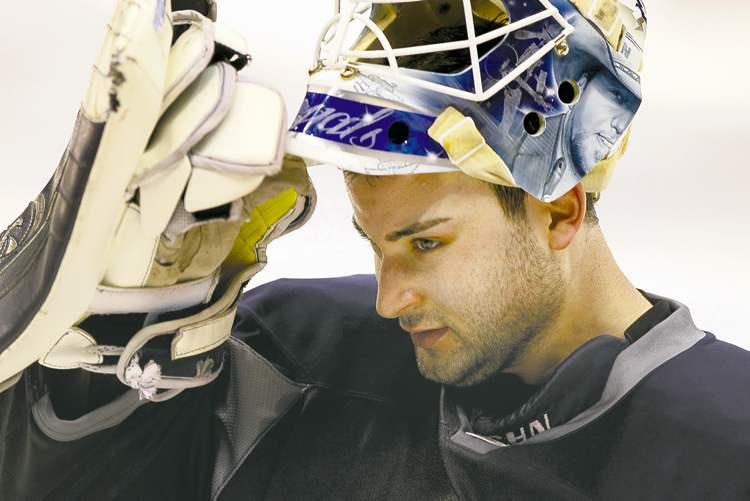 JOE BRYKSA / WINNIPEG FREE PRESS
Jets� new backup netminder Eddie Pasquale practises Thursday morning at the MTS Centre. The St. John�s IceCaps call-up says he�s taking his situation one day at a time.