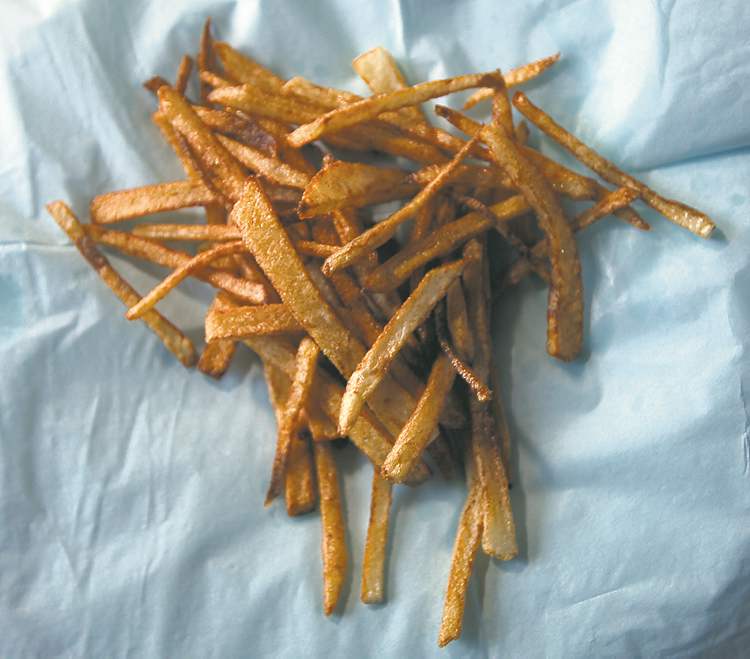 PHIL HOSSACK / WINNIPEG FREE PRESS
Russet potatoes crisp up better than red, and pure lard achieved the crispiest fries.