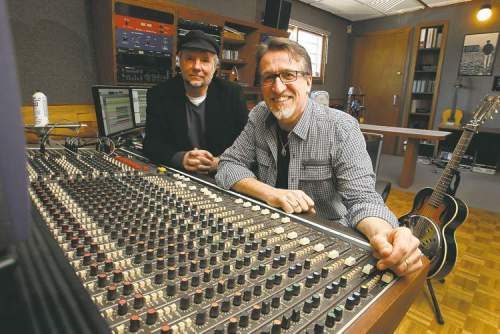 KEN GIGLIOTTI / WINNIPEG FREE PRESS
Steve Bell (right), with his longtime manager, Dave Zeglinski, will be honoured by the WSO for his contributions to the musical life of Winnipeg.