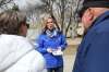RUTH BONNEVILLE / WINNIPEG FREE PRESS
Riel PC Candidate Rochelle Squires talks to riding residents.