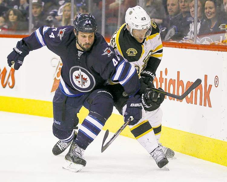 John Woods / WINNIPEG FREE PRESS archives
Zach Bogosian has a history with Islanders star John Tavares dating back to his junior days.