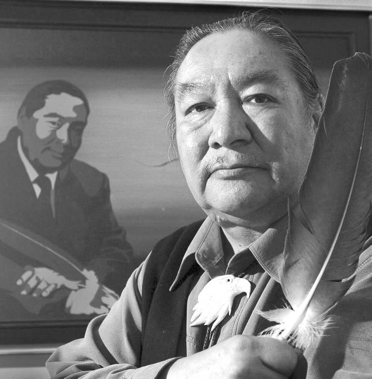 CP
Tom Hanson / THE CANADIAN PRESS archives
In Ottawa in 2008, Elijah Harper holds one of two eagle feathers he raised during the Meech Lake debate in the Manitoba legislature.