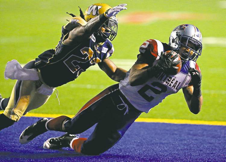 TREVOR HAGAN / WINNIPEG FREE PRESS ARCHIVES
Jonathan Hefney’s time in Winnipeg has run out, despite some flashes of his old self, such as this pass interruption against Als’ Brandon Whitaker in 2012.
