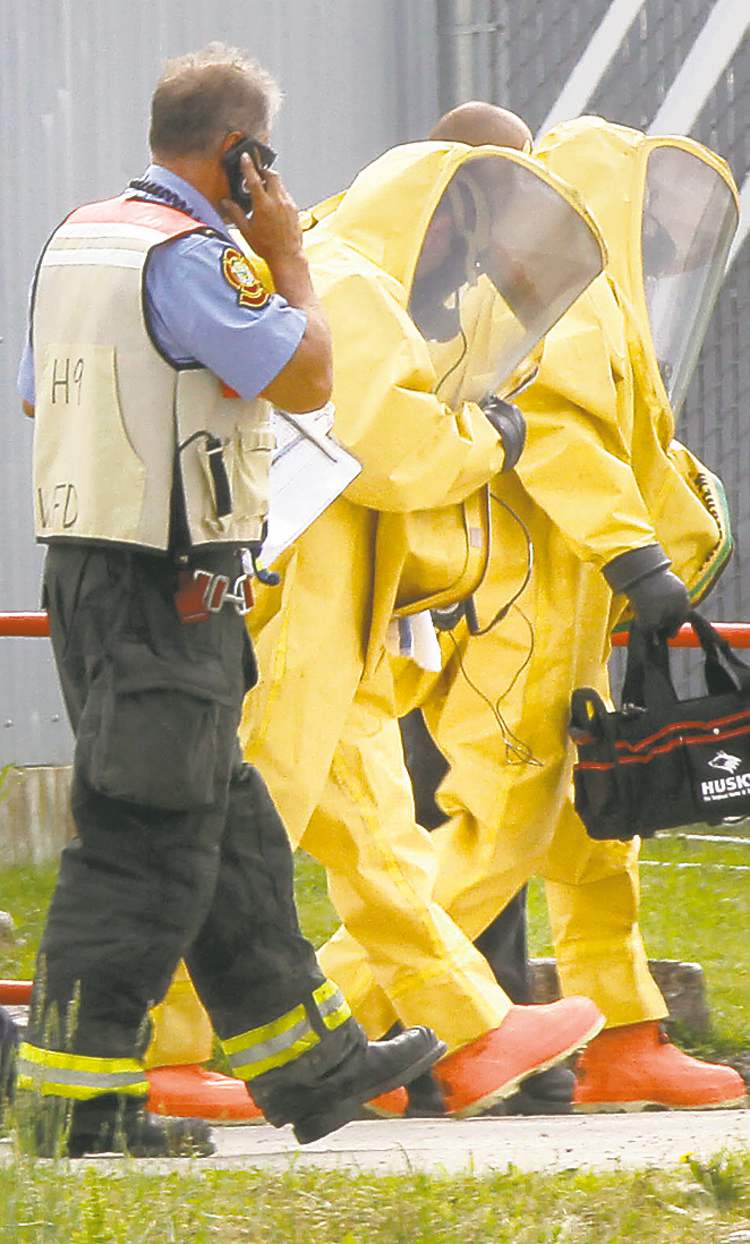Gas leak sends three to hospital – Winnipeg Free Press