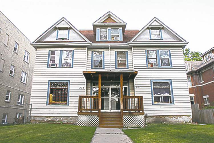 JESSICA BURTNICK / WINNIPEG FREE PRESS
At 27 units, this Furby Street rooming house could be the city's biggest.