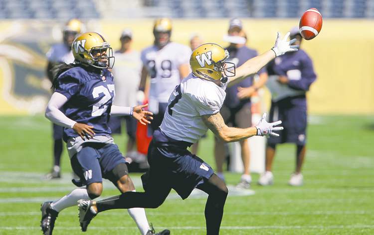 trevor hagan / winnipeg free press
Defensive back Marty Markett (27) works against receiver Rory Kohlert at practice Wednesday. Markett gets his first start Friday after a few games as backup.