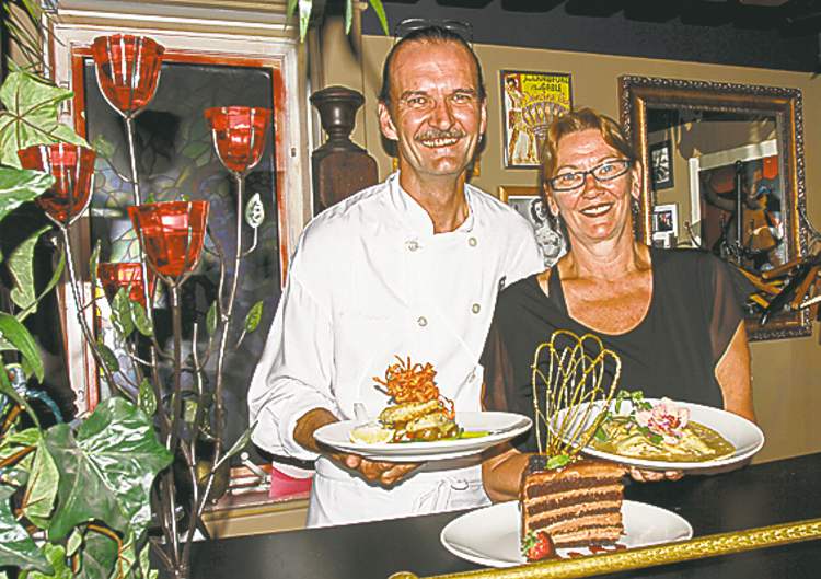 JESSICA BURTNICK/WINNIPEG FREE PRESS
Step'n Out owners Alan Shepard and Verna Judge.