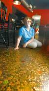Wayne Glowacki / Winnipeg Free Press
The Summit Café in Stony Mountain, owned by Nadine Dannenberg, has a floor made up entirely of pennies