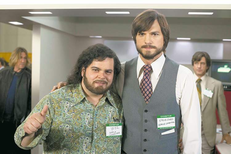 Bloomberg BLOOMBERG
Glen Wilson / Open Road Films
Josh Gad, left, and Ashton Kutcher as Steve Wozniak and Steve Jobs in �Jobs.� The film opened Friday amid criticism that its portrayal isn��t factual.