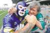 John Woods / THE CANADIAN PRESS
Winnipeg fan Shayne Montpetit (left) and Saskatchewan fan Don Gerlach face off before the Bomber-Saskatchewan game Sunday.
