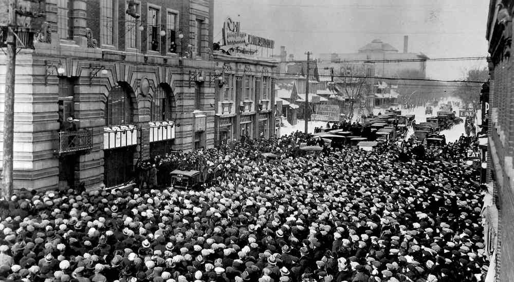 L.B. Foote
The immortal Harry Houdini wowed a crowd of 5,000 as he wormed his way of a straitjacket while suspended above the old Winnipeg Free Press building in 1923.
