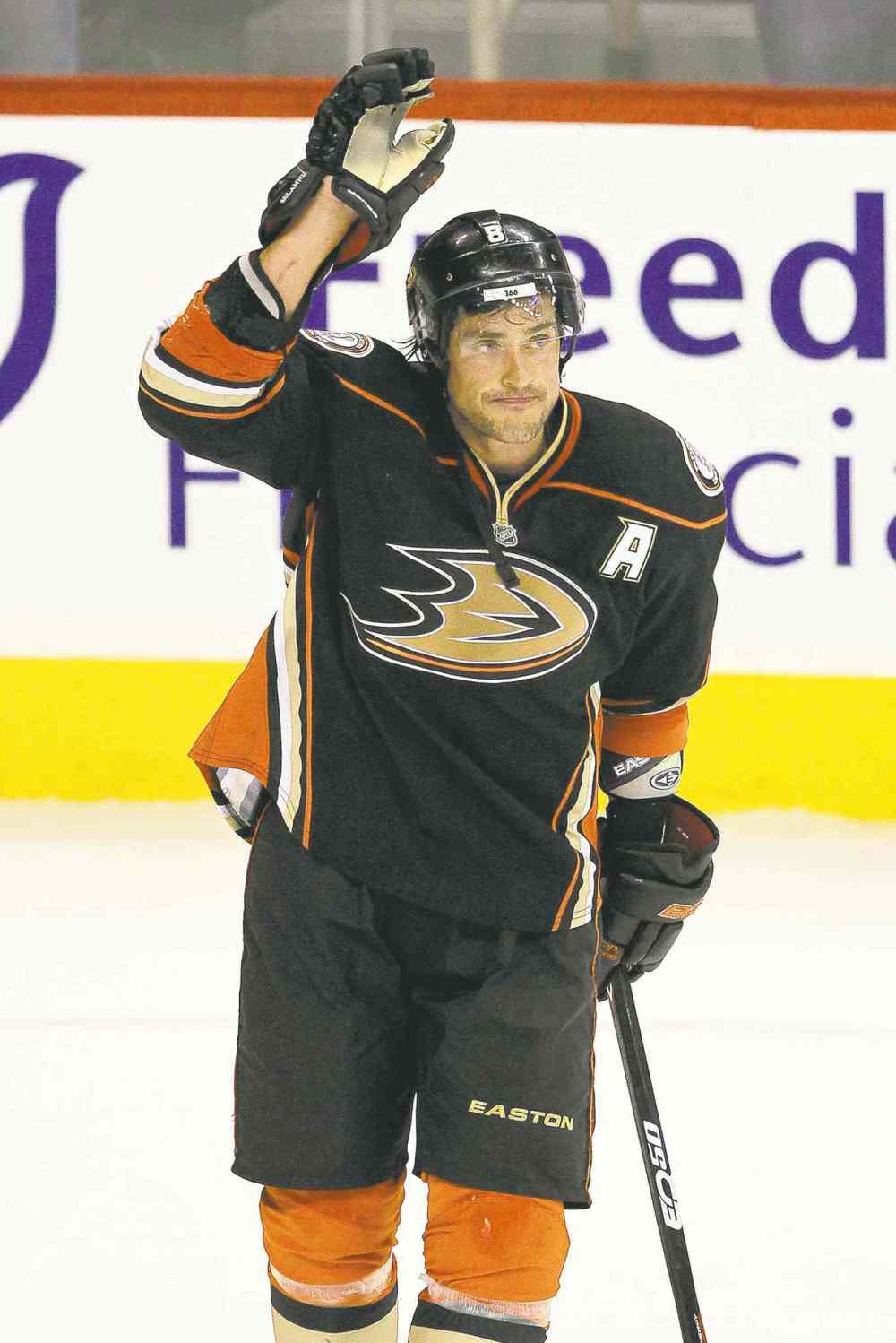 John Woods / The Canadian Press archives
Teemu Selanne will be waving farewell to Winnipeg Jets fans tonight for the final time... we think.