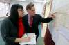 BORIS MINKEVICH / WINNIPEG FREE PRESS
Ian McCausland, Liberal candidate for Assiniboia, and his wife Lynda go over the campaign trail.