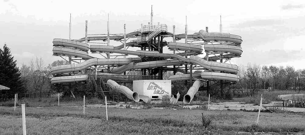 BORIS MINKEVICH / WINNIPEG FREE press
The shuttered waterslide in Lockport.