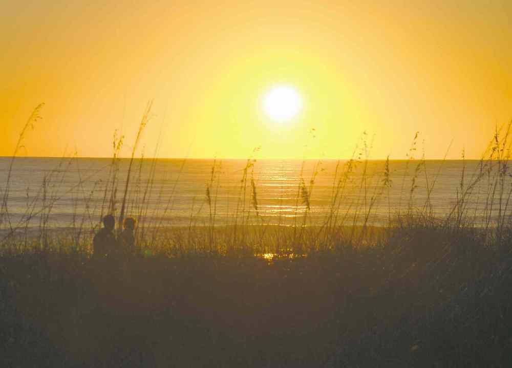 Ron Pradinuk / Winnipeg Free Press
The sunsets on Sanibel are a nightly attraction.