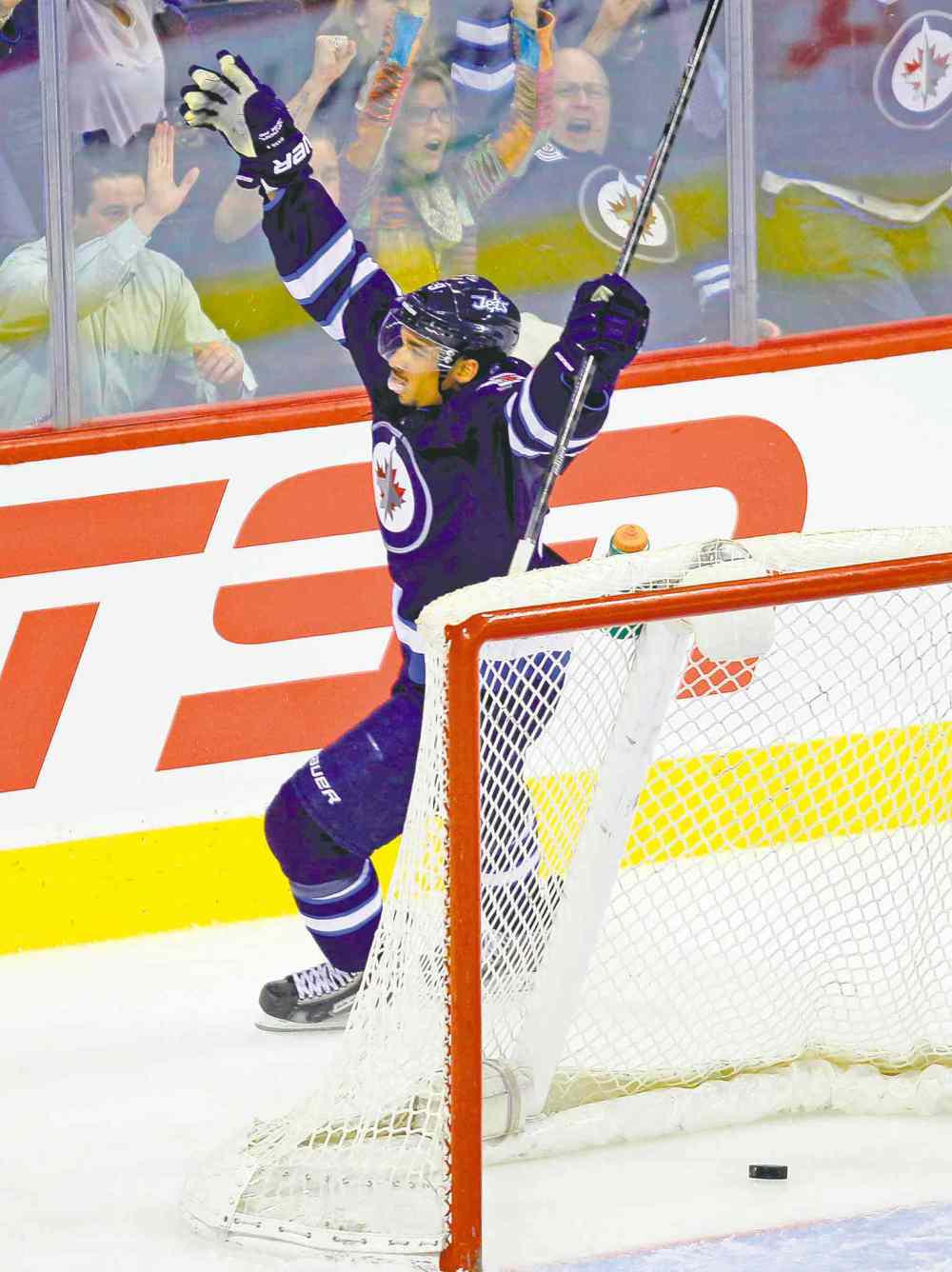 BORIS MINKEVICH / WINNIPEG FREE PRESS
Winnipeg Jets left-winger Evander Kane is a picture of joyous triumph after scoring a second-period goal against the Avalanche.