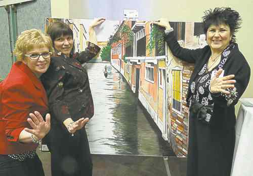 Wanda Mills  (from left), Glenda Gascoigne and Rhonda Brown.