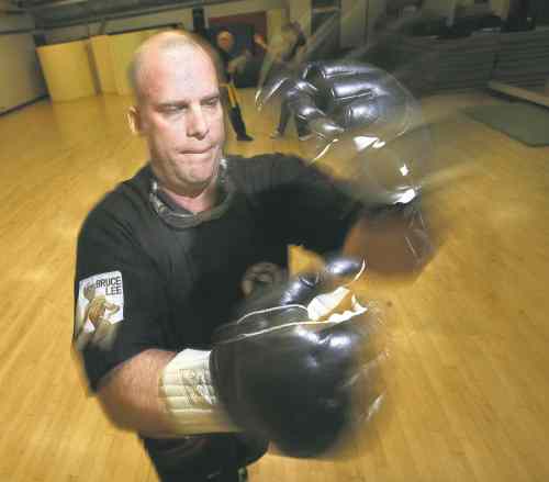 Phil Hossack / Winnipeg Free Press
Former Winnipeg Blue Bomber Brett MacNeil demonstrates the martial art Wing Chun Do, which was created by Bruce Lee.