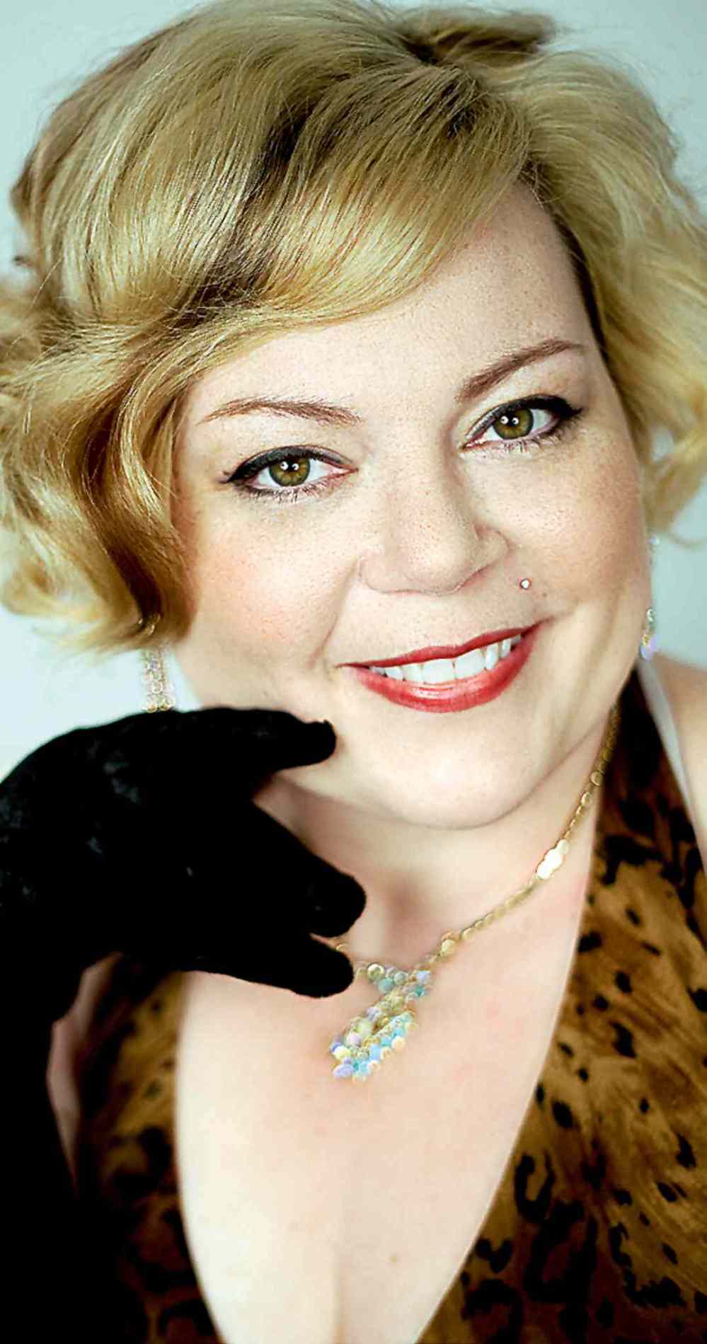 Fringe Performers Show Off At News Caf Winnipeg Free Press
