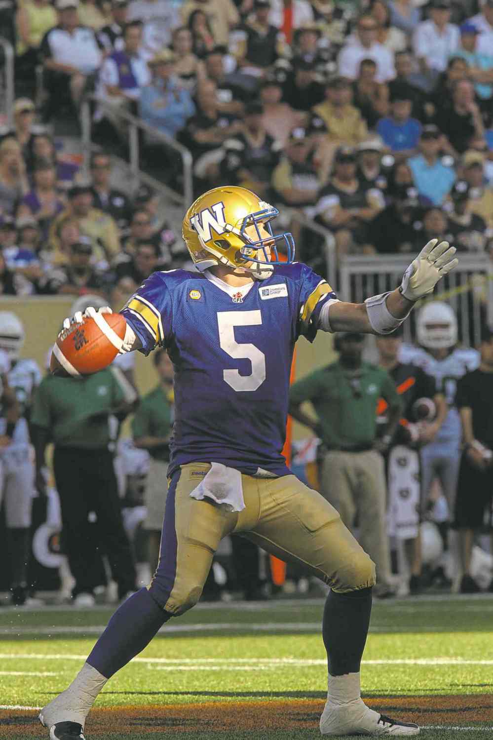 MIKE DEAL / WINNIPEG FREE PRESS
mike deal / winnipeg free press
Drew Willy came close to engineering another comeback, but it will take more than late-game heroics to notch a win.