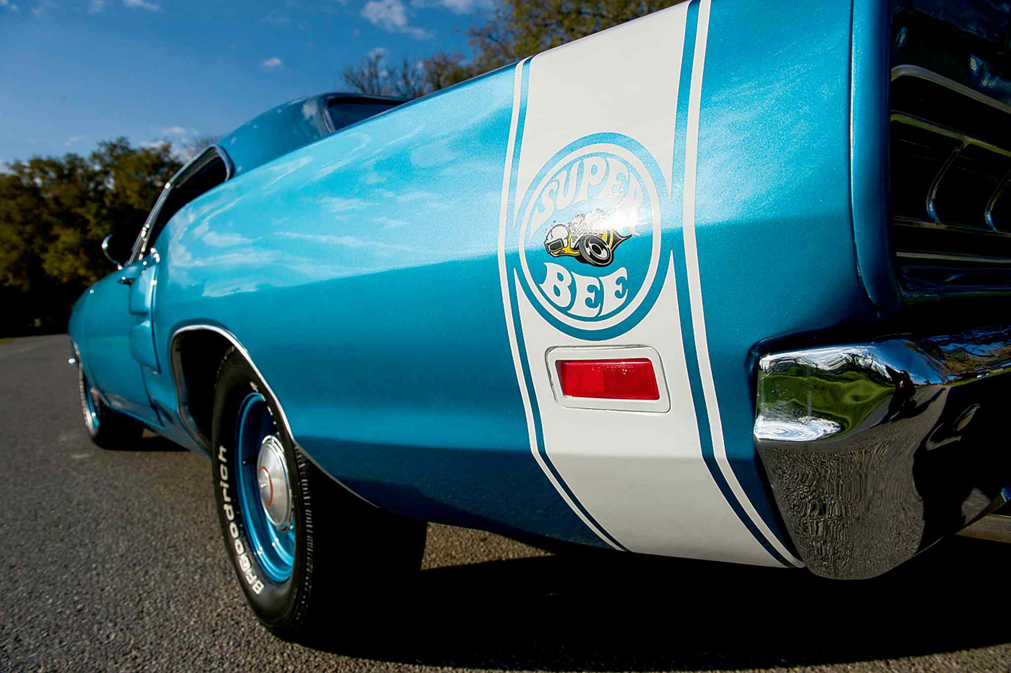 Super-rare SUPER BEE A REAL GEM – Winnipeg Free Press