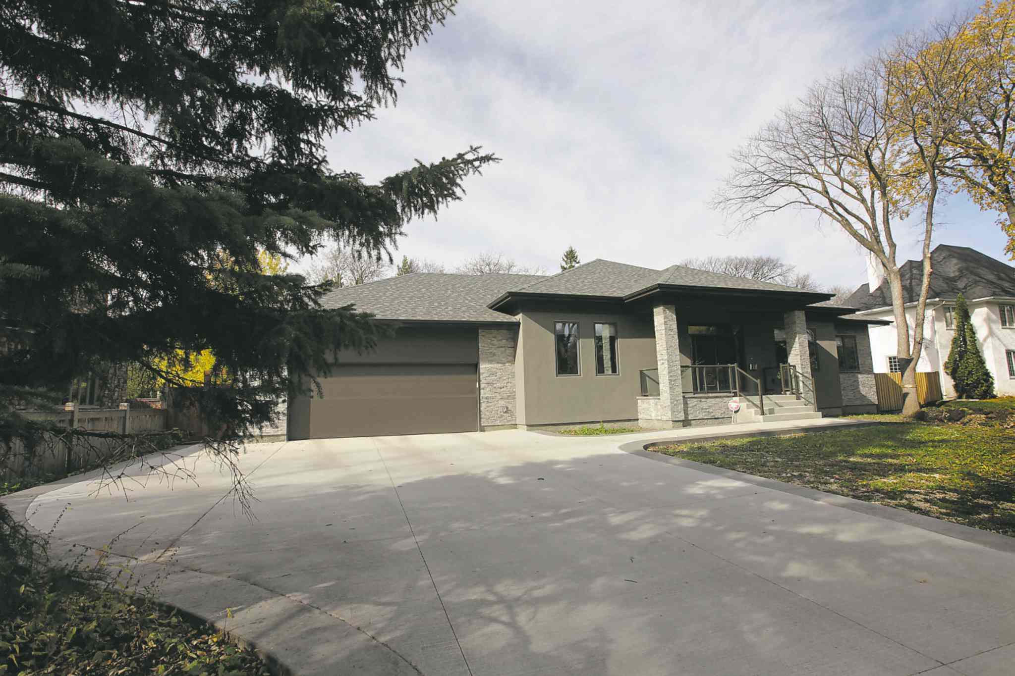 Home prices in Winnipeg up only slightly compared to national average