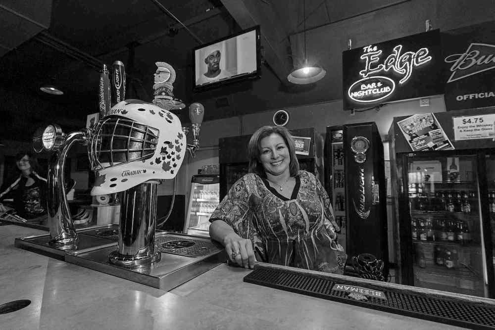 MIKE DEAL / WINNIPEG FREE PRESS
Josette Roch, owner of the Frantz Motor Inn, has 40 VLTs in her bar, which is located just outside of Steinbach and has a capacity of 225.