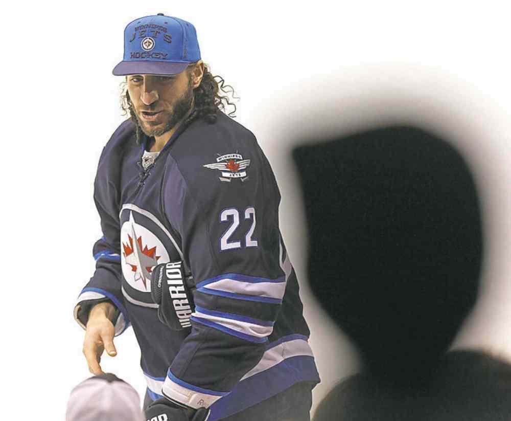 Phil Hossack / Winnipeg Free Press
Chris Thorburn interacts with fans.