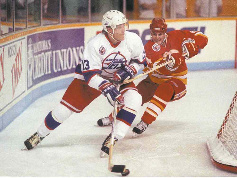 PHIL HOSSACK / WINNIPEG FREE PRESS FILES
Teemu Selanne (left), during his record-breaking rookie season in Winnipeg.