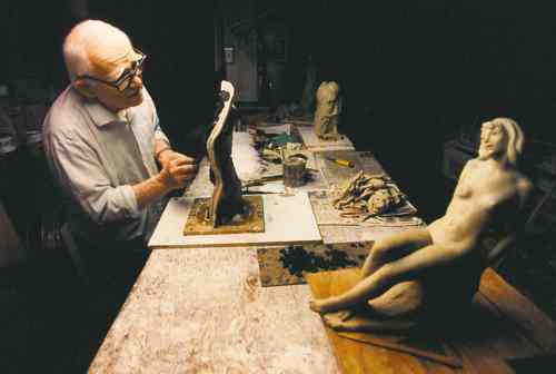 Phil Hossack / Winnipeg Free Press FILES
Leo Mol working in 1994.