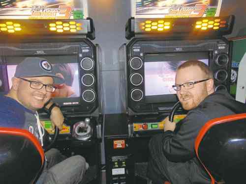 MAUREEN SCURFIELD / WINNIPEG FREE PRESS
Brad Goodman (left) and Kelly Marsden at Reset, their video-game nightclub.