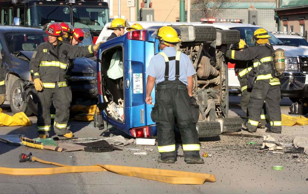 Downtown crash sends one person to hospital – Winnipeg Free Press